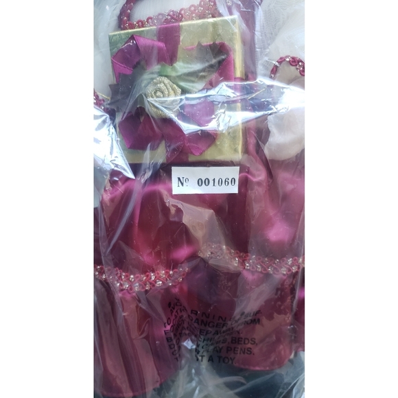 2. Christmas Precious Moments doll - Picture 13 of 14